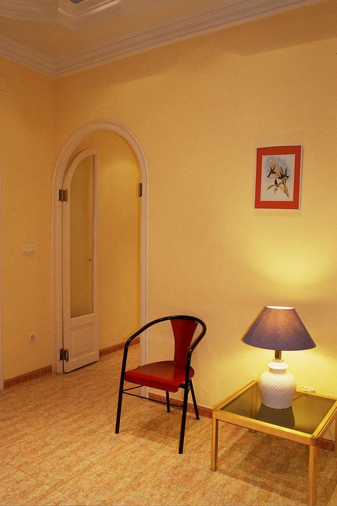 Pension Moratin Valencia Exterior photo